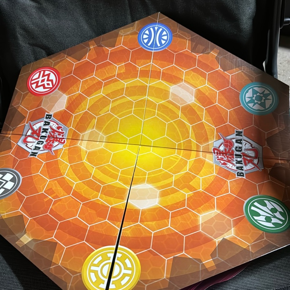 Bakugan Battle Arena and 7 Bakgugan.